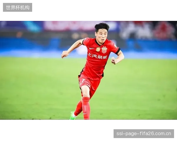 上海海港新赛季明确新老交替目标,武磊等功勋球员将逐步接受轮换角色。 上海海港新赛季明确新老交替目标,武磊等功勋球员将逐步接受轮换角色。
